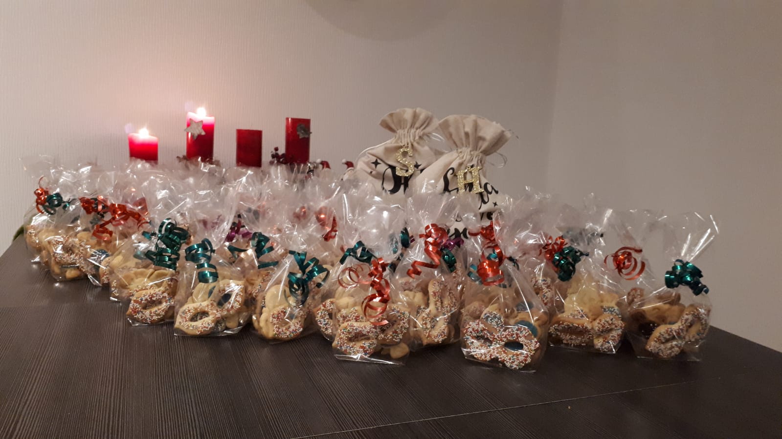 KGPrinzengarde_Bilder_2020_Weihnachtsbacken_Geschenke